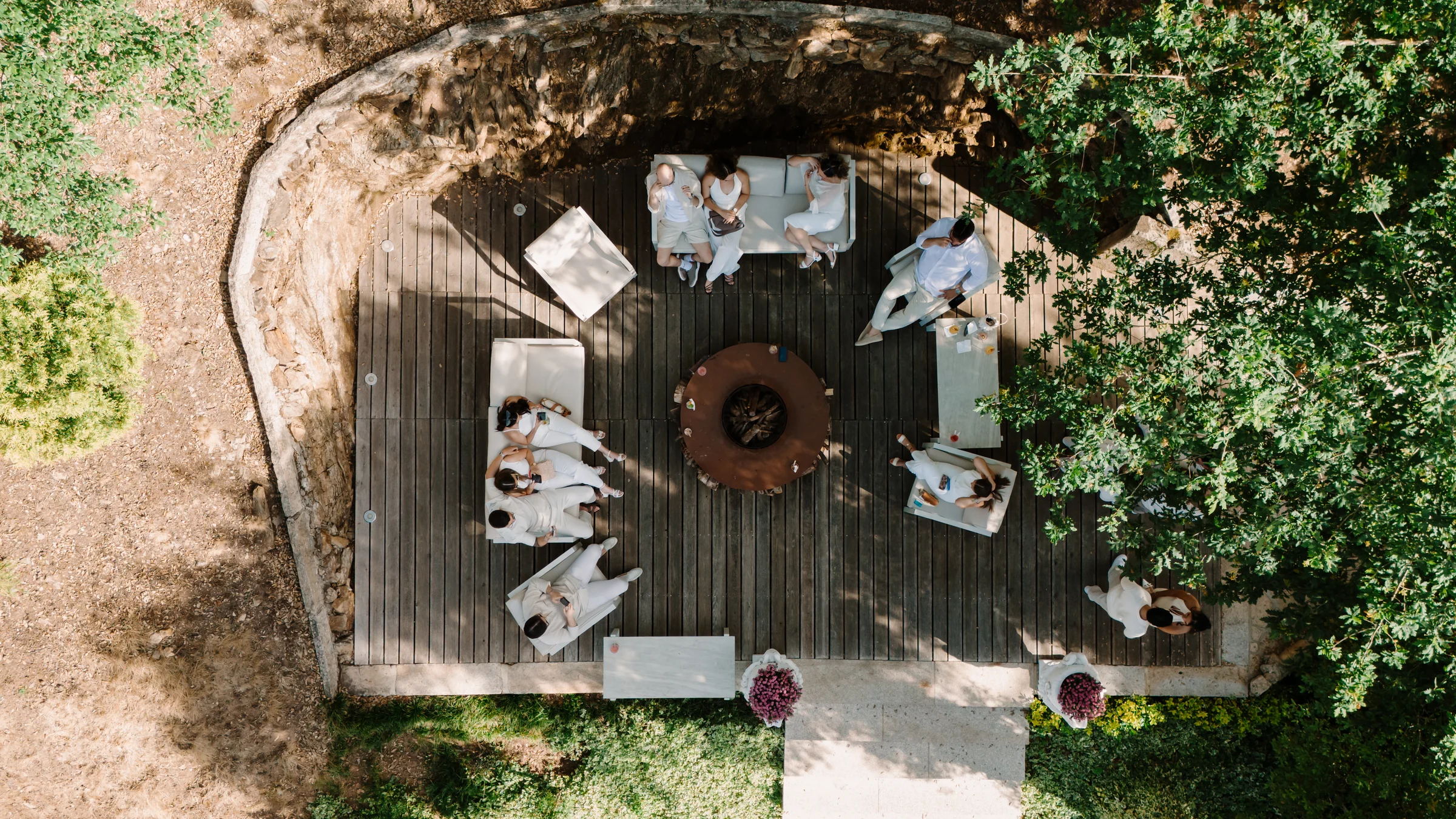 Vista aérea dos jardins e espaços exteriores da Quinta da Costa